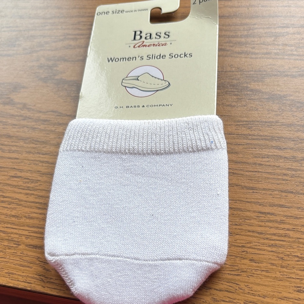 Bass Women's Classic White Slide Socks